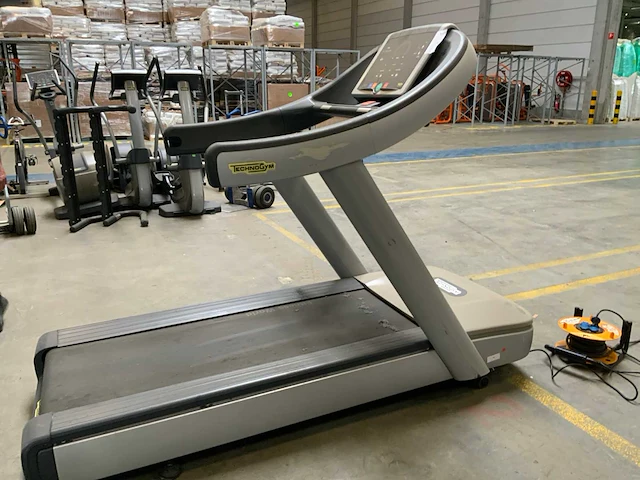 Technogym excite run now 500 led loopband - afbeelding 5 van  6