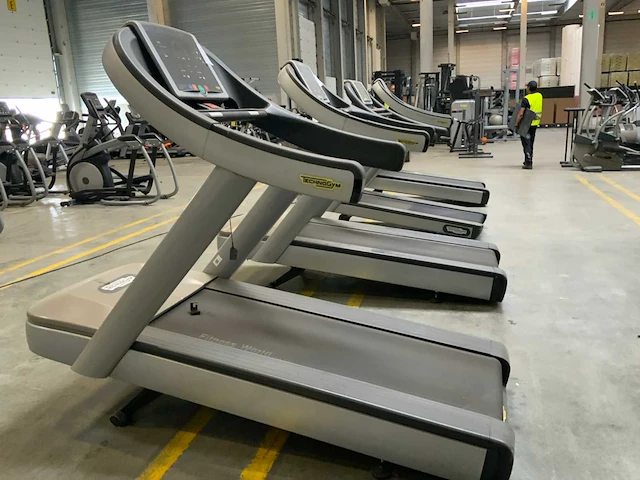 Technogym excite run now 500 led loopband - afbeelding 5 van  7