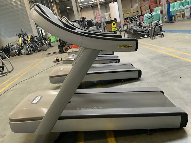 Technogym excite run now 500 led loopband - afbeelding 6 van  7