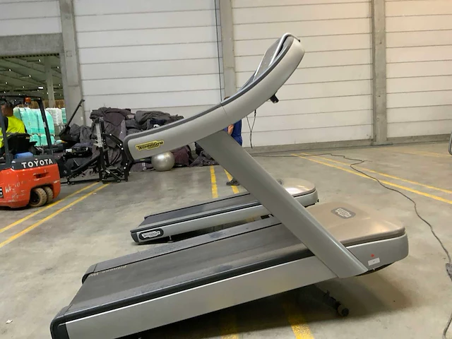 Technogym excite run now 500 led loopband - afbeelding 1 van  7