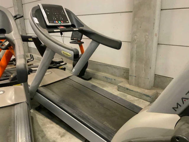 Technogym excite run now 500 led loopband - afbeelding 1 van  4