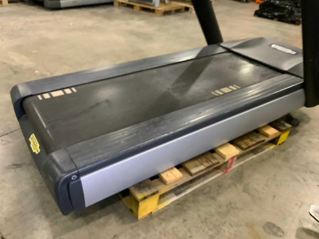 Technogym excite run now 500 led treadmill loopband - afbeelding 5 van  8