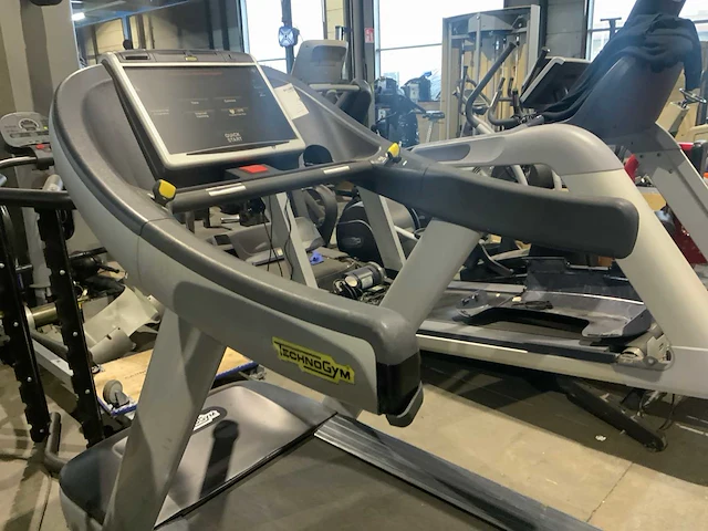 Technogym excite run now visioweb loopband - afbeelding 4 van  6