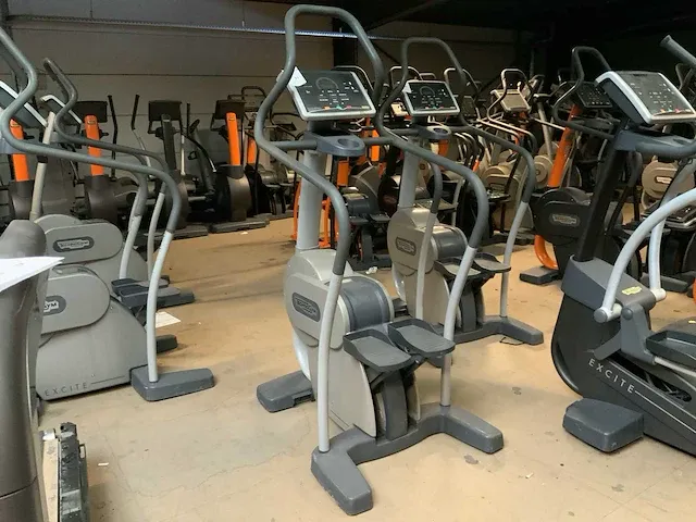 Technogym excite+ step 500 led stepper - afbeelding 1 van  4