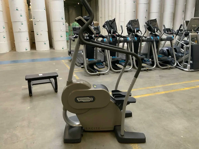 Technogym excite step 500 led stepper - afbeelding 5 van  5