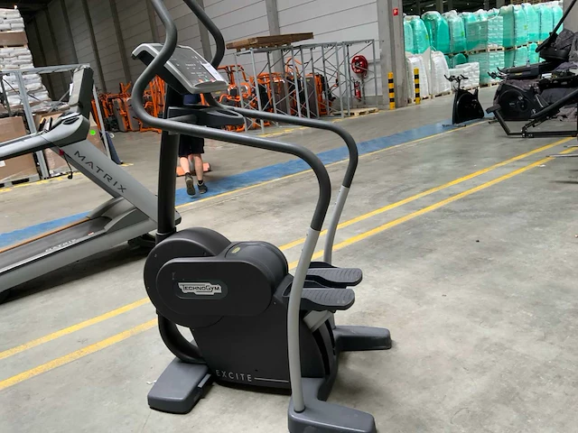 Technogym excite step 500 led stepper - afbeelding 5 van  5