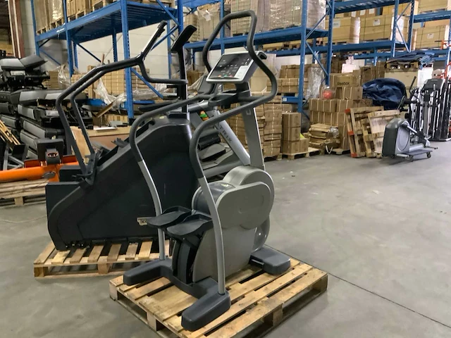 Technogym excite step 500 led stepper - afbeelding 2 van  4