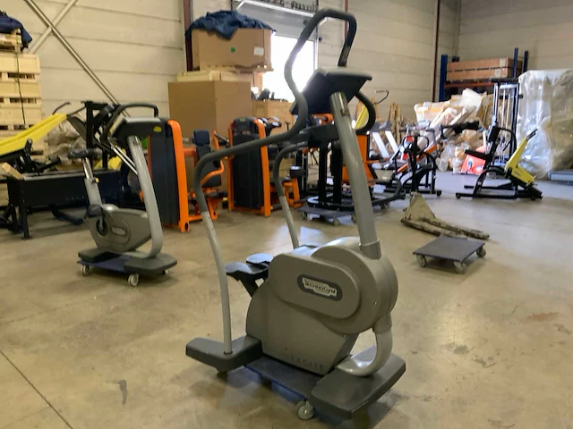 Technogym excite step 700 led stepper - afbeelding 4 van  4