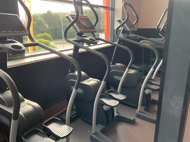 Technogym excite step 700 visioweb stepper - afbeelding 2 van  6