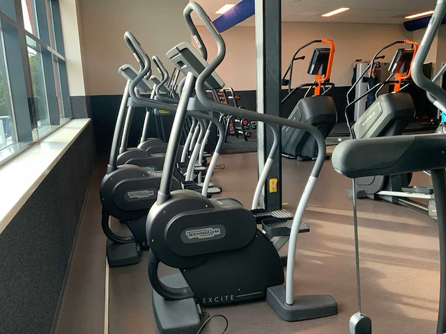 Technogym excite step 700 visioweb stepper - afbeelding 1 van  6