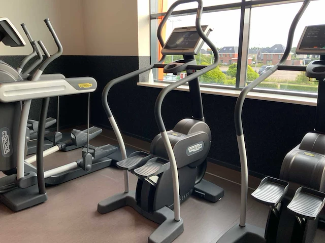 Technogym excite step 700 visioweb stepper - afbeelding 2 van  6