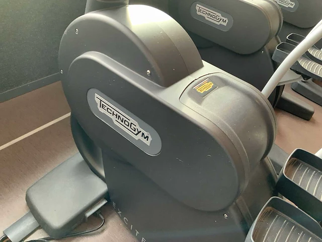 Technogym excite step 700 visioweb stepper - afbeelding 6 van  6