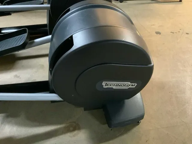 Technogym excite+ synchro 500 led crosstrainer - afbeelding 2 van  8