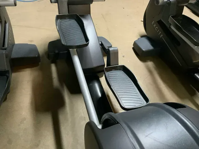 Technogym excite+ synchro 500 led crosstrainer - afbeelding 6 van  8