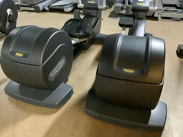 Technogym excite+ synchro 500 led crosstrainer - afbeelding 8 van  8