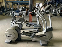 Technogym excite synchro 500 led crosstrainer - afbeelding 1 van  5
