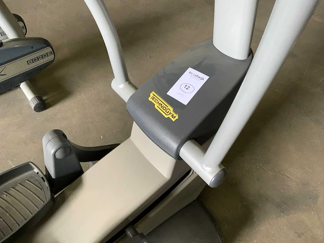 Technogym excite synchro 500 led crosstrainer - afbeelding 2 van  5