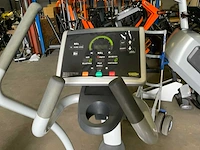 Technogym excite synchro 500 led crosstrainer - afbeelding 4 van  5