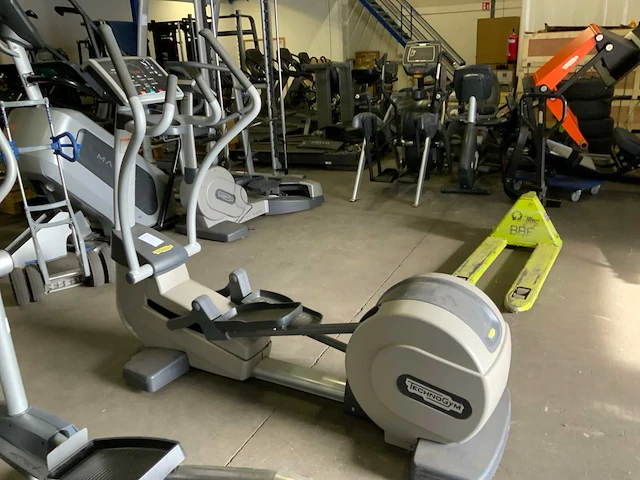 Technogym excite synchro 500 led crosstrainer - afbeelding 5 van  5