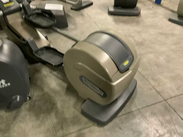 Technogym excite synchro 500 led crosstrainer - afbeelding 4 van  7