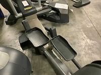 Technogym excite synchro 500 led crosstrainer - afbeelding 6 van  7