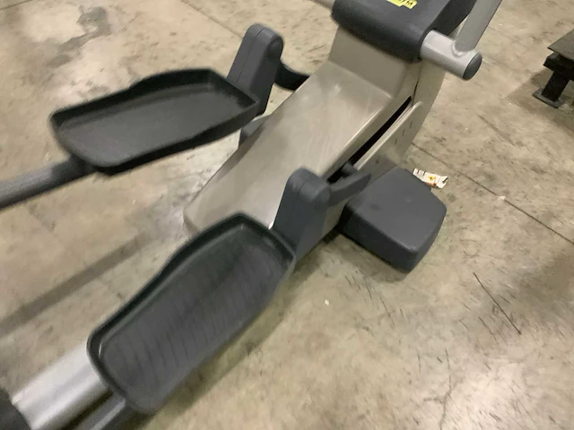 Technogym excite synchro 500 led crosstrainer - afbeelding 3 van  6