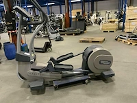 Technogym excite synchro 500 led crosstrainer - afbeelding 4 van  5