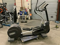 Technogym excite synchro 500 led crosstrainer - afbeelding 4 van  5