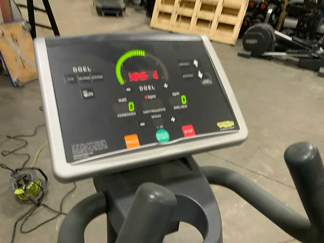 Technogym excite synchro 500 led crosstrainer - afbeelding 5 van  6