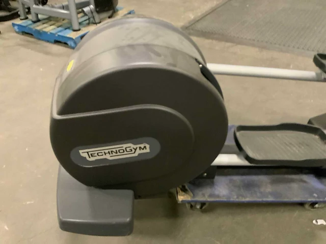 Technogym excite synchro 500 led crosstrainer - afbeelding 6 van  6
