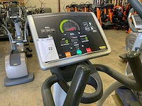 Technogym excite+ synchro 500 led crosstrainer - afbeelding 4 van  5