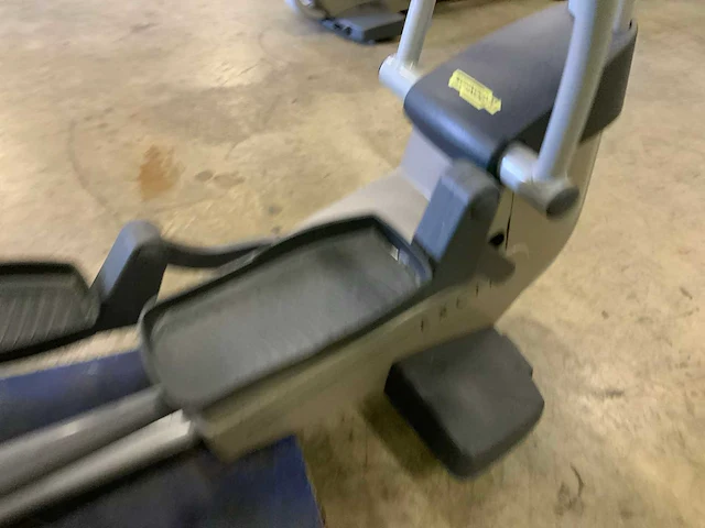 Technogym excite+ synchro 500 led crosstrainer - afbeelding 2 van  7