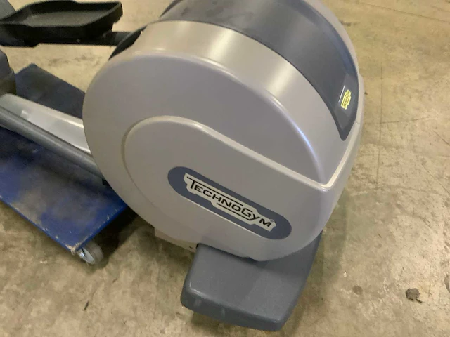 Technogym excite+ synchro 500 led crosstrainer - afbeelding 5 van  7