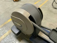 Technogym excite+ synchro 500 led crosstrainer - afbeelding 4 van  5