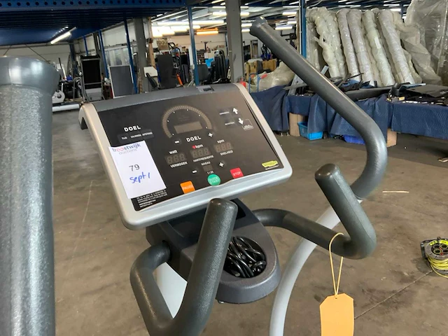 Technogym excite synchro 500 led crosstrainer - afbeelding 5 van  7
