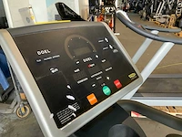 Technogym excite+ synchro 500 led crosstrainer - afbeelding 4 van  6