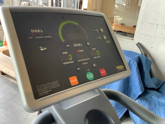 Technogym excite+ synchro 500 led crosstrainer - afbeelding 3 van  5