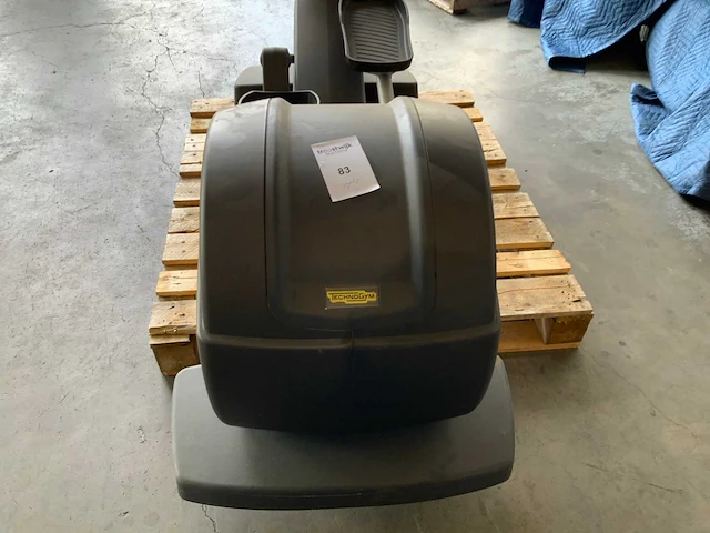 Technogym excite+ synchro 500 led crosstrainer - afbeelding 5 van  5