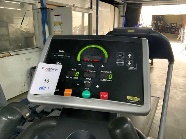 Technogym excite synchro 500 led crosstrainer - afbeelding 5 van  6