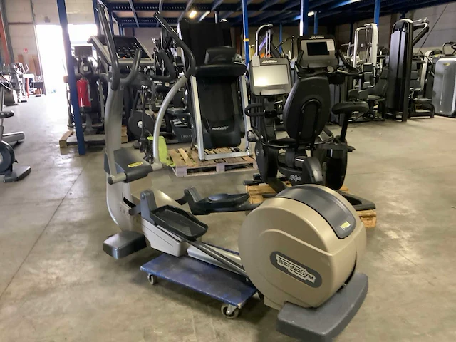 Technogym excite synchro 500 led crosstrainer - afbeelding 5 van  7