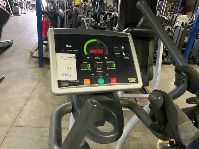 Technogym excite synchro 500 led crosstrainer - afbeelding 6 van  7