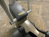 Technogym excite synchro 500 led crosstrainer - afbeelding 3 van  5