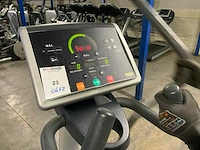 Technogym excite synchro 500 led crosstrainer - afbeelding 4 van  5