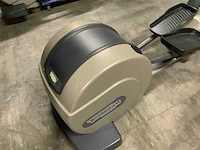 Technogym excite synchro 500 led crosstrainer - afbeelding 3 van  5
