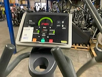 Technogym excite synchro 500 led crosstrainer - afbeelding 4 van  5