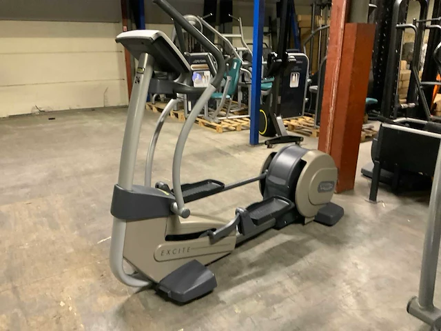 Technogym excite synchro 500 led crosstrainer - afbeelding 5 van  5