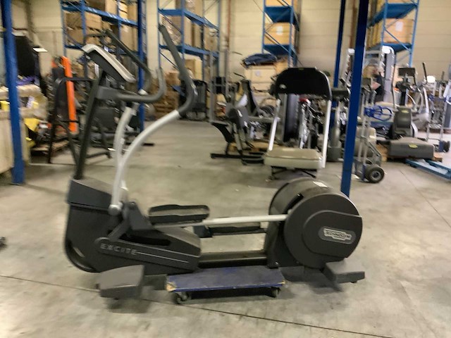 Technogym excite synchro 500 led crosstrainer - afbeelding 1 van  5