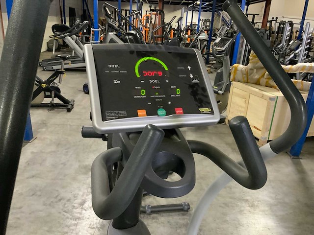 Technogym excite synchro 500 led crosstrainer - afbeelding 4 van  5