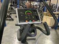 Technogym excite synchro 500 led crosstrainer - afbeelding 4 van  5