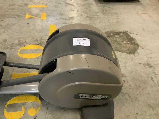 Technogym excite synchro 500 led crosstrainer - afbeelding 2 van  5